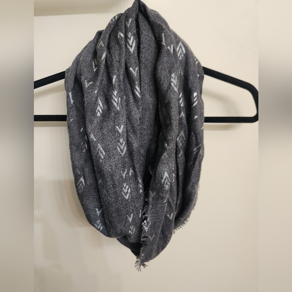Apt. 9 Gray and White Scarf